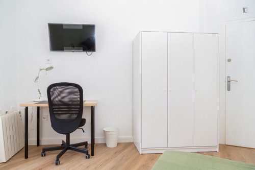 Attractive single bedroom in a property with balcony