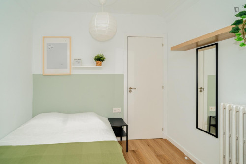 Appealing single bedroom