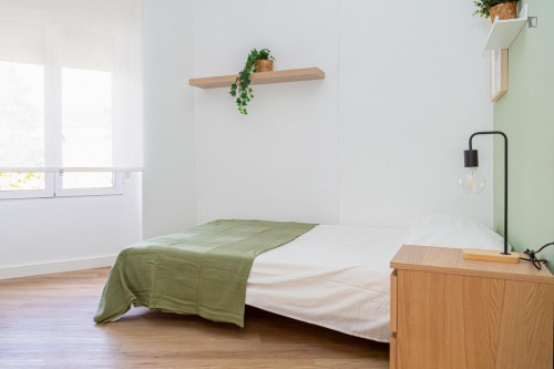 Cozy single bedroom in a property with balcony