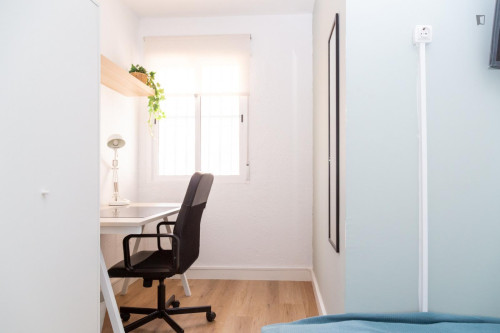 Attractive single bedroom in a property with balcony