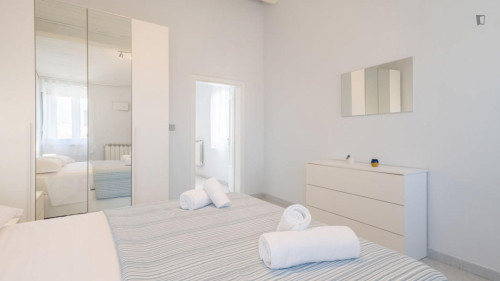 Tasteful 1-bedroom apartment in - Gallery - 24