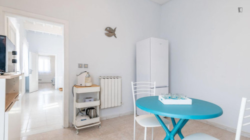 Tasteful 1-bedroom apartment in - Gallery - 11