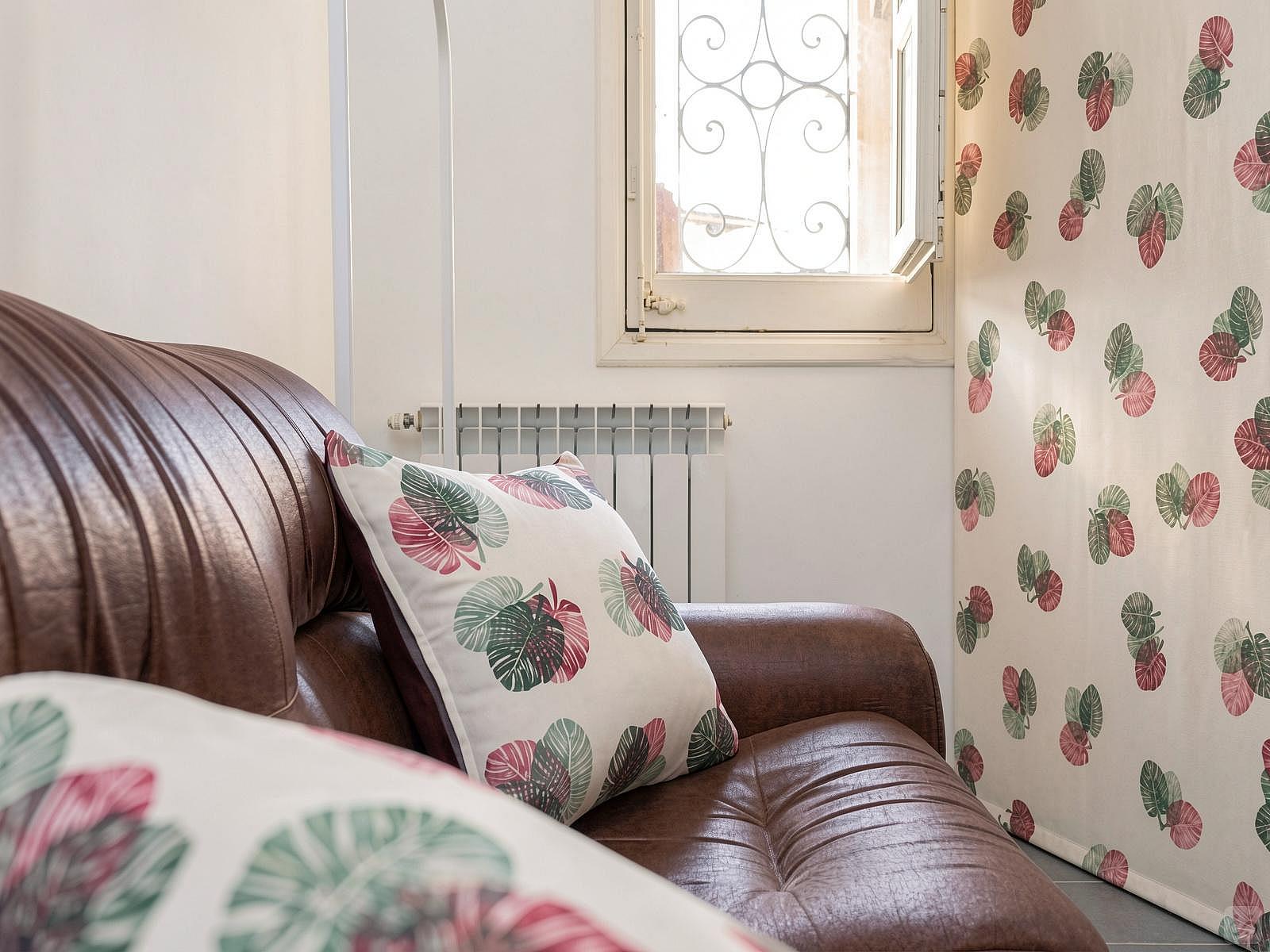 Single Bedroom With Additional Single Bed - 3