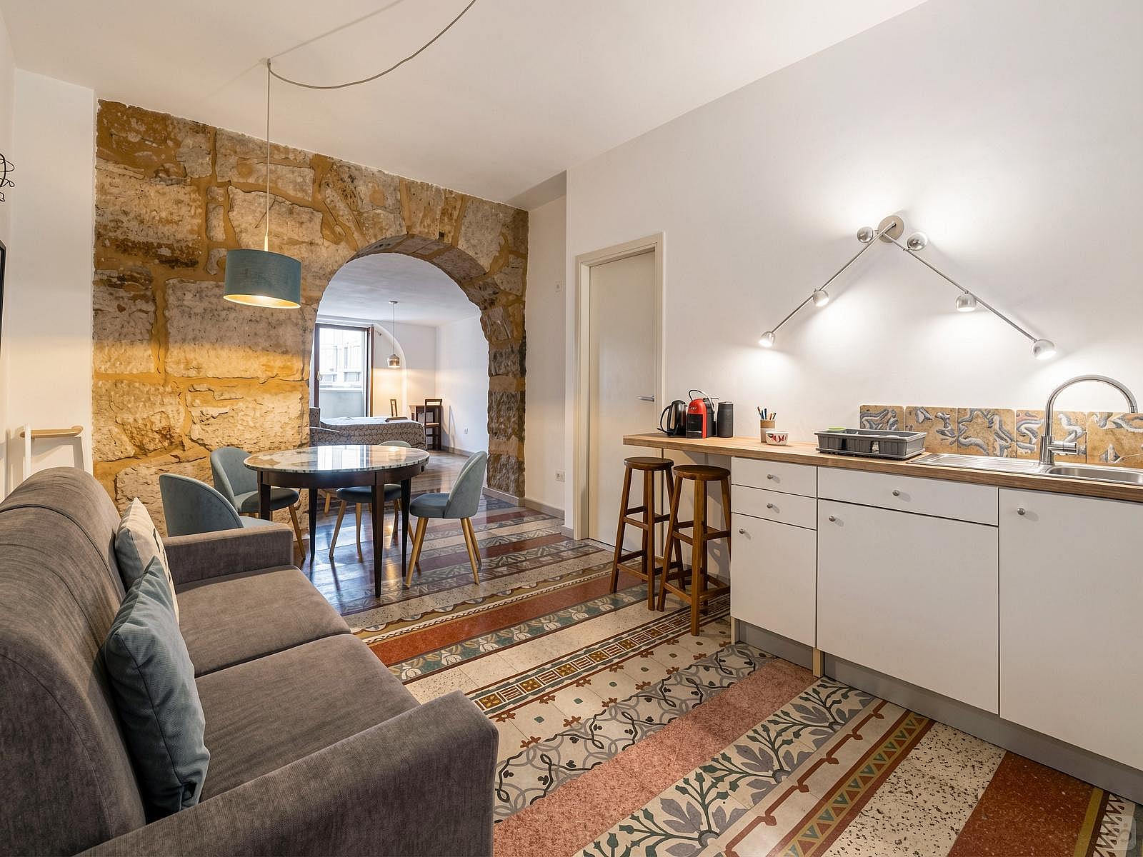 Private Flat With Kitchen - 3
