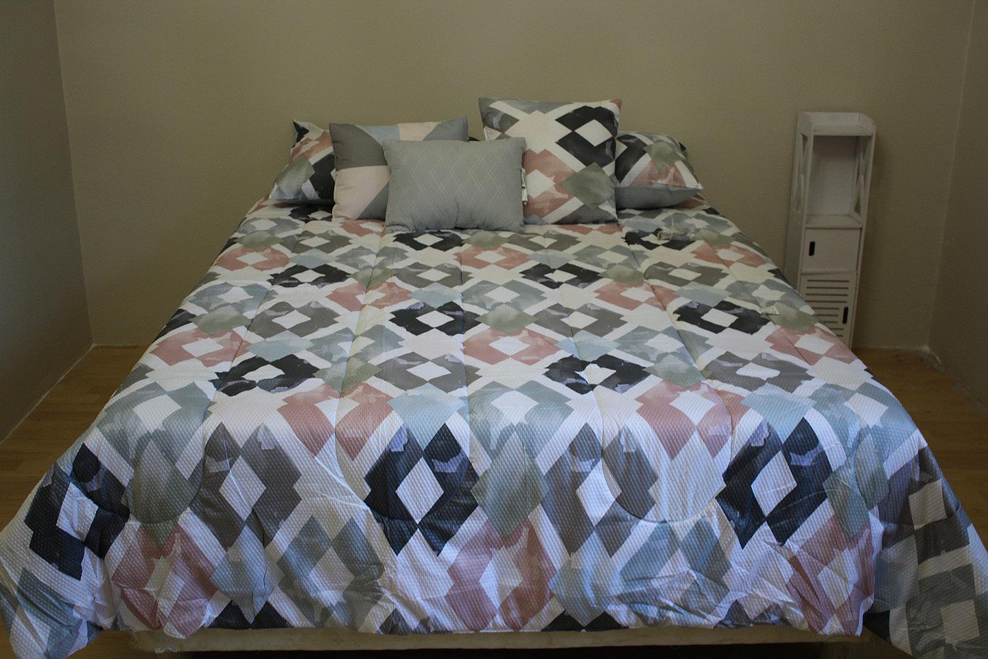  Private Room With A Full Bed And Workspace  -  Welcoming Coliving Experience with Traditional Mexican Touch in Tijuana Home  - Gallery -  35