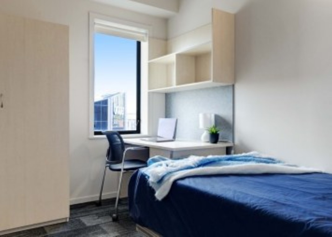 Room In A 4 Bedroom Apartment Standard - Wellesley Apartments - Gallery - 4