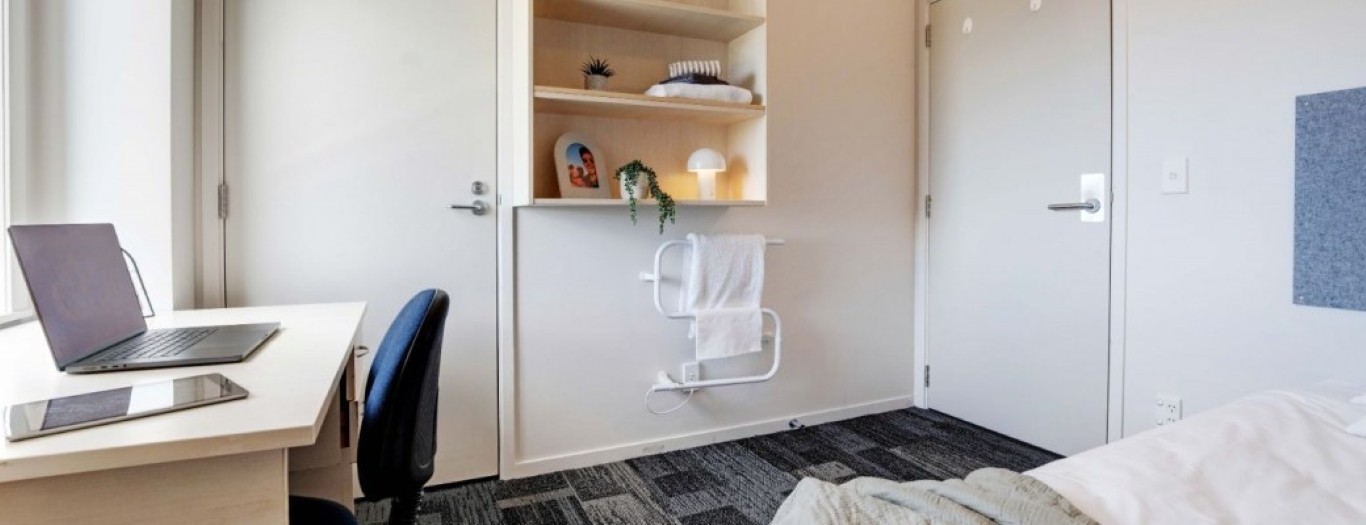  Room In A 4 Bedroom Apartment Superior Small  -  Wellesley Apartments  - Gallery -  4