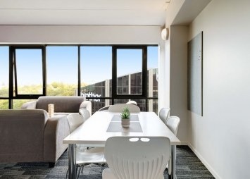  Room In A 5 Bedroom Apartment Large  -  Wellesley Apartments  - Gallery -  1