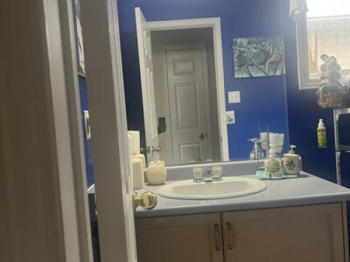 A cozy  private bedroom   - Gallery -  5