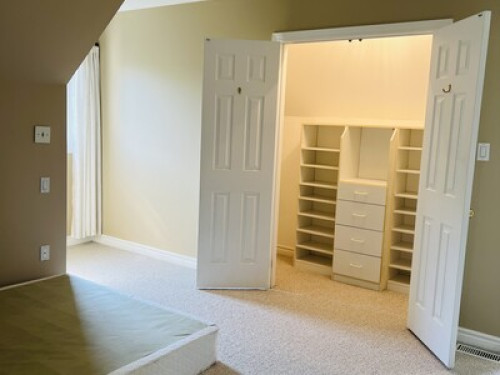 Bright, Spacious second floor Suite - Gallery - 7
