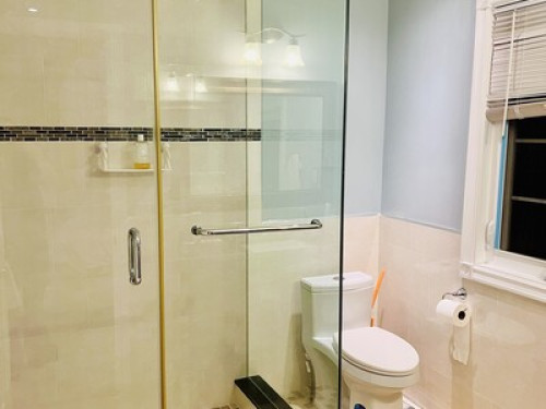 Bright, Spacious second floor Suite  - Gallery -  5