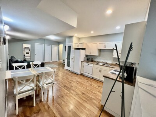 Cozy one bedroom in a beautiful nei