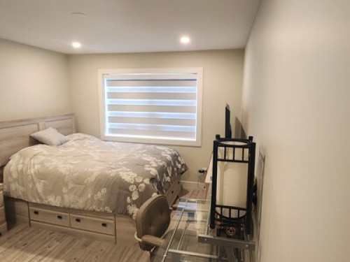 Secure Quiet Clean Furnished Room