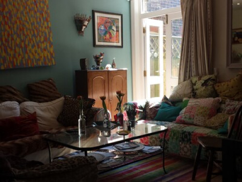 foodie, vegetarian host with cafe 