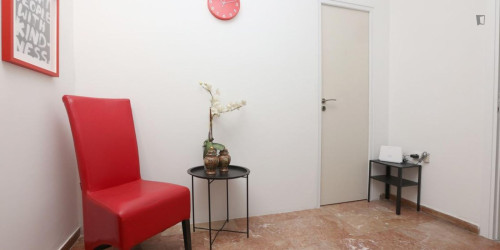 Large double bedroom in Pangrati
