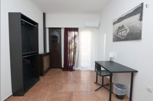 Welcoming double bedroom in Pangrati