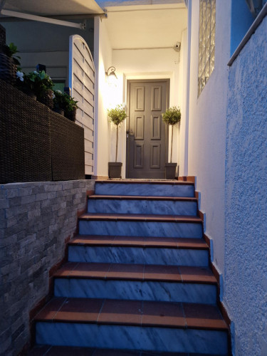 Astonishing 3 bedroom/ 4 bathroom beachfront maisonette, 9 km from the airport