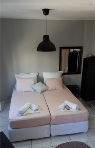 Astonishing 3 bedroom/ 4 bathroom beachfront maisonette, 9 km from the airport - Gallery - 18