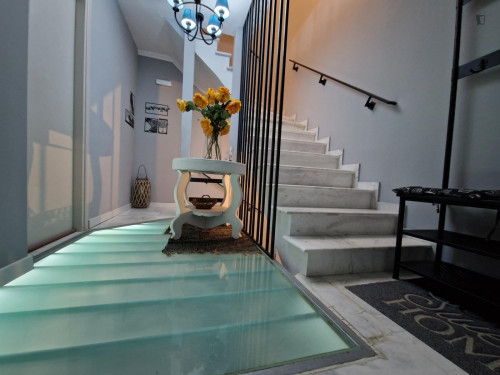 Astonishing 3 bedroom/ 4 bathroom beachfront maisonette, 9 km from the airport