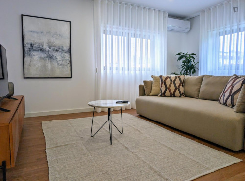 2-bedroom house, with outdoor area