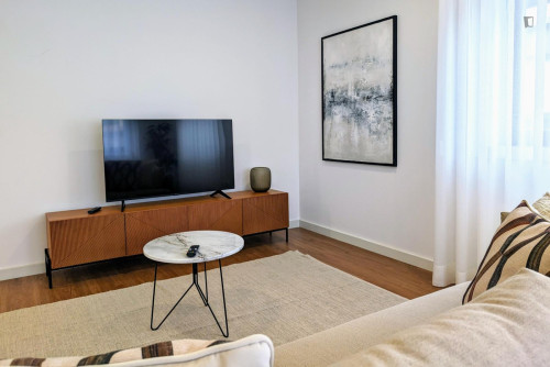 2-bedroom house, with outdoor area