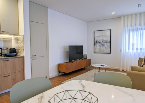 2-bedroom house, with outdoor area