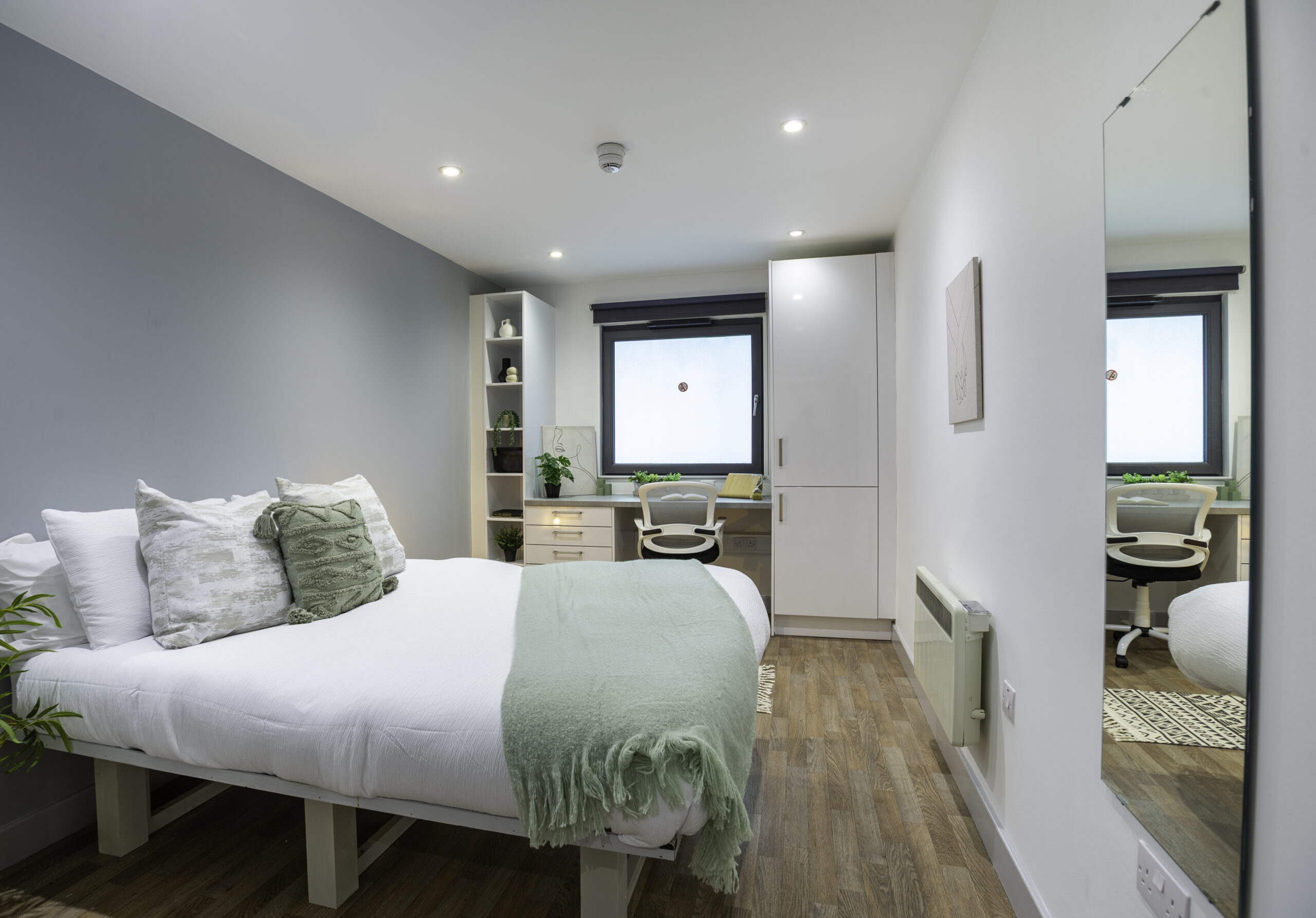 Classic En-Suite - The Bridge Phase II - Gallery - 7