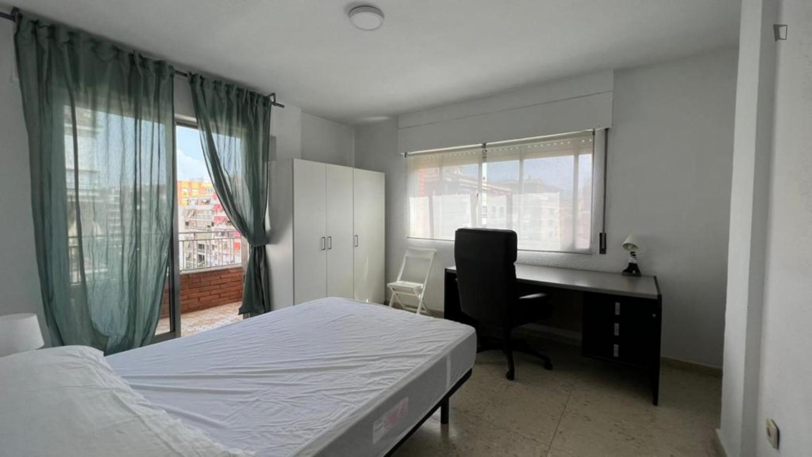 Airy Double Bedroom With A Balcony, In. Camino De Ronda - 1