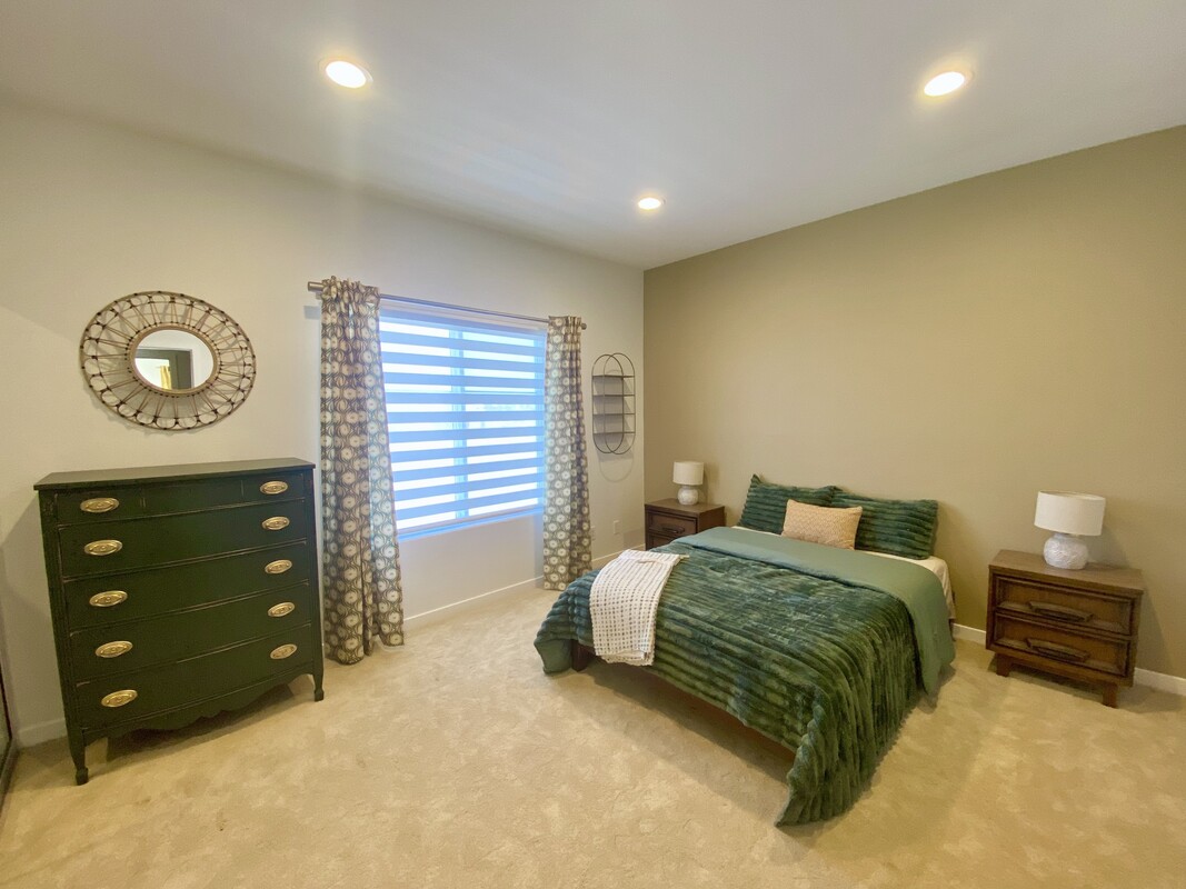 Second Level Bedroom(Single Bed) - Stylish North Park Ensuite Room - Gallery - 1
