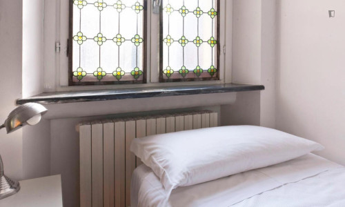 Very big 5-bedroom apartment near Università Bocconi