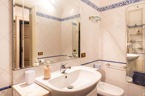 Apartment in Viale Lazzaro Papi, Lucca for 100 m² with 3 bedrooms