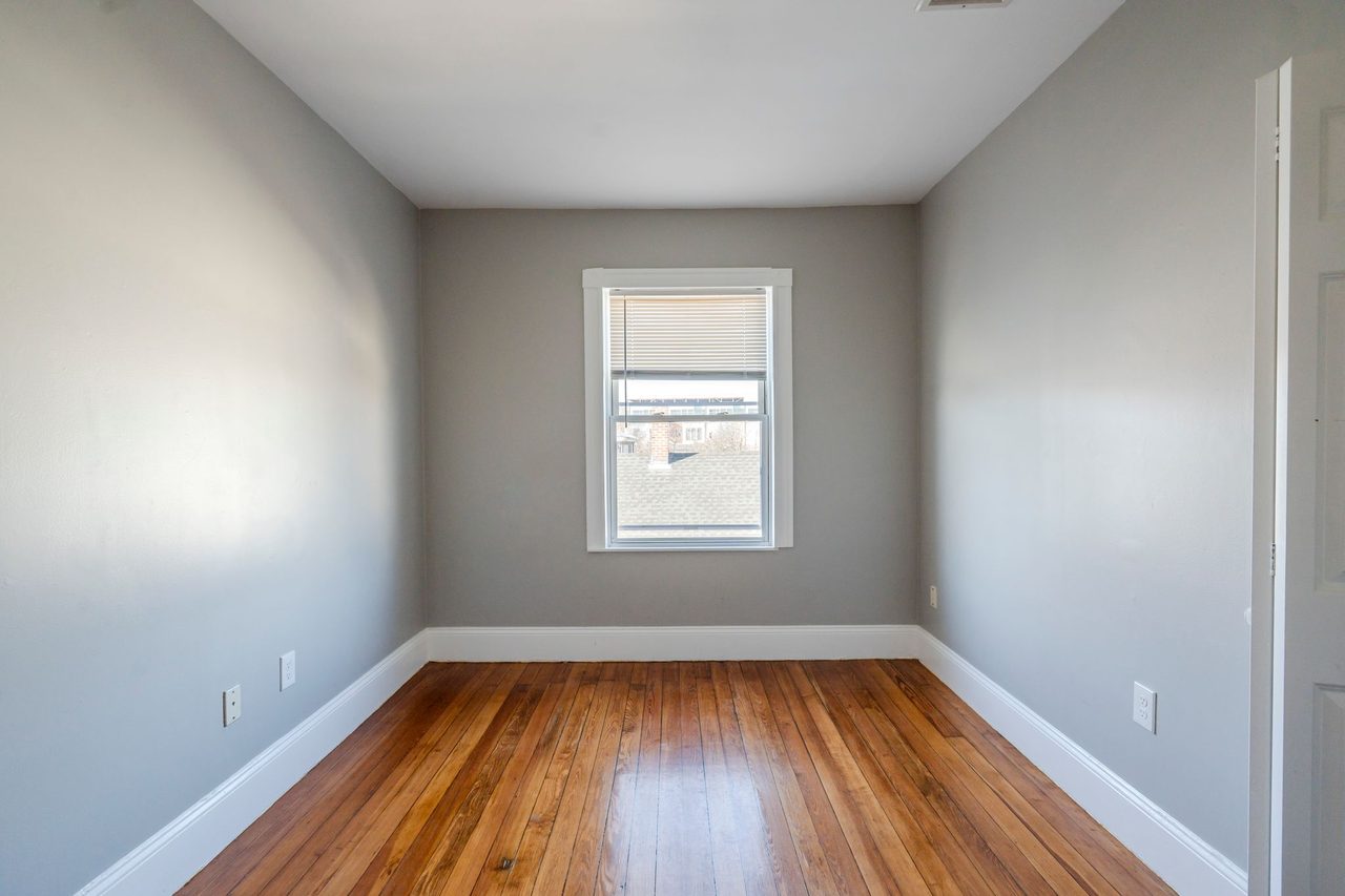  #1813: Allston - Queen Bedroom C  -  #1813: Allston  - Gallery -  19