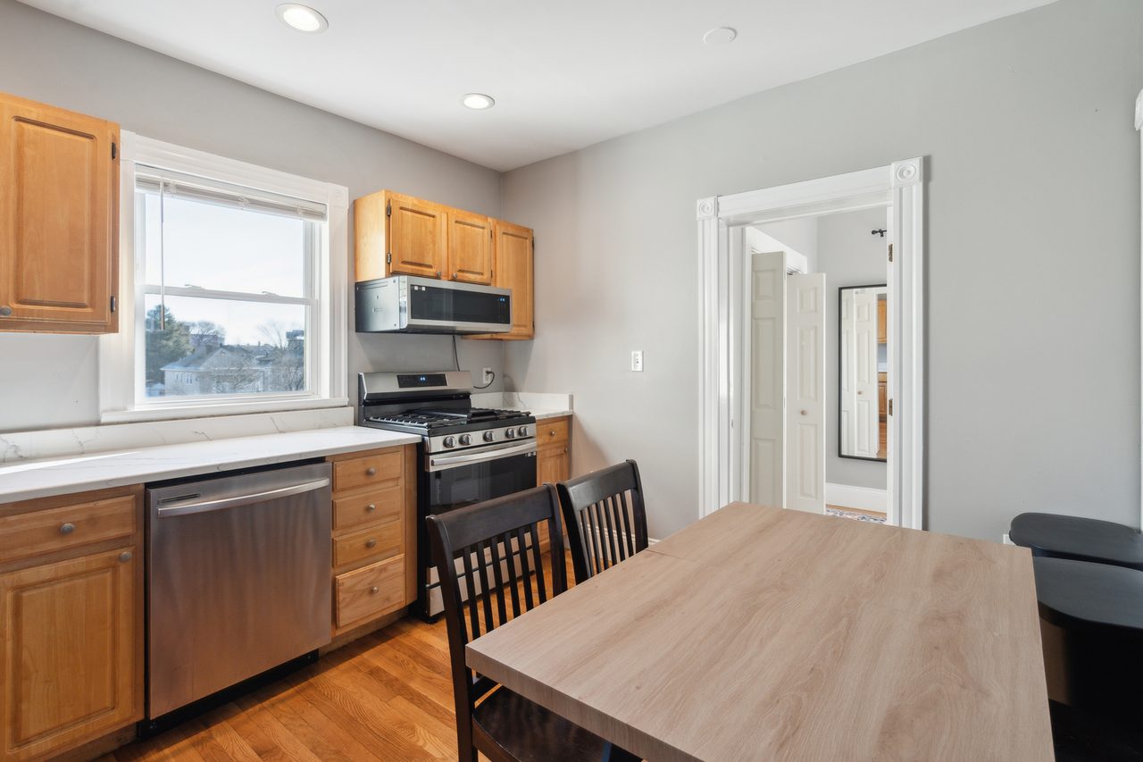  #1813: Allston - Queen Bedroom C  -  #1813: Allston  - Gallery -  5
