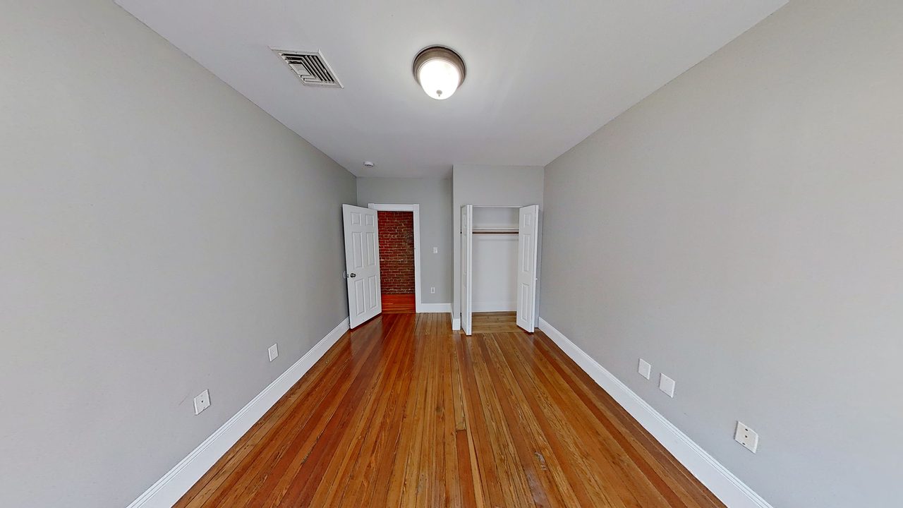  #1813: Allston - Queen Bedroom B  -  #1813: Allston  - Gallery -  3