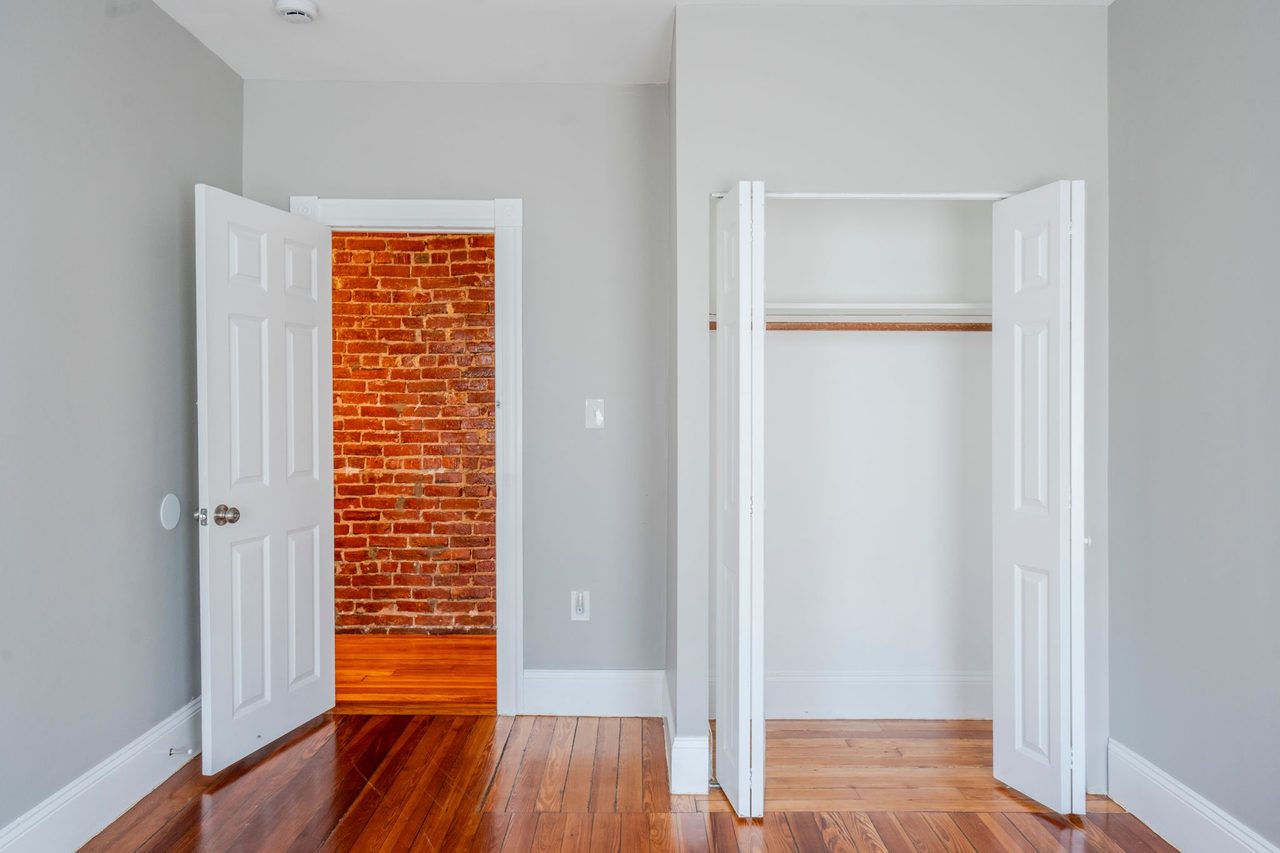  #1813: Allston - Queen Bedroom B  -  #1813: Allston  - Gallery -  11