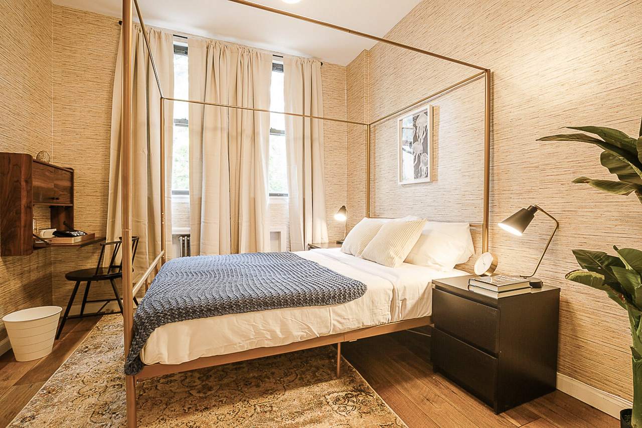  #185: Hell's Kitchen - 1 Bedroom (Full)  -  #185: Hell's Kitchen  - Gallery -  9