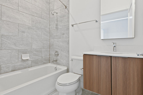 Stunning Spacious Flat w/ Terrace + BBQ zone near Rose Park and Dupont Circle Subway Station