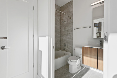 Stunning Spacious Flat w/ Terrace + BBQ zone near Rose Park and Dupont Circle Subway Station