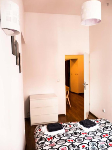 Comfortable single bedroom in well-connected Stradom