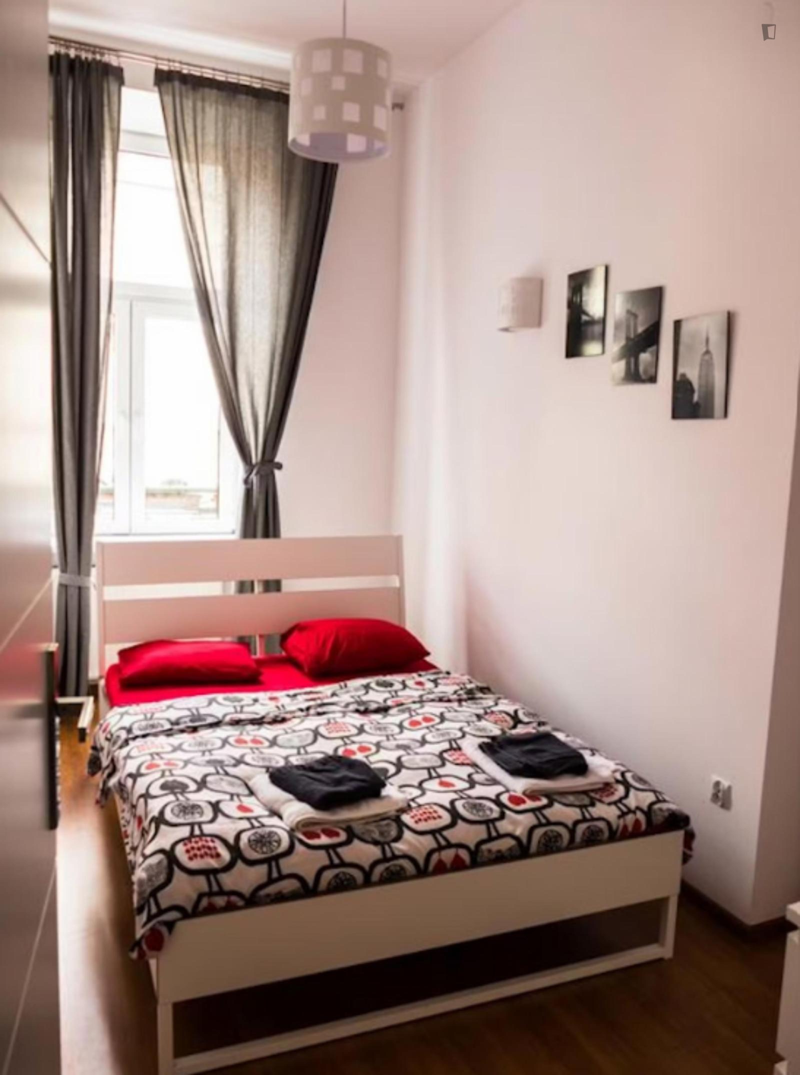  Comfortable Single Bedroom In Well-Connected Stradom  -  Comfortable single bedroom in well-connected Stradom  - Gallery -  1