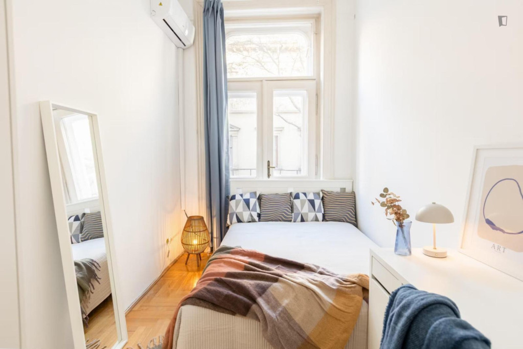 Snug double bedroom in Józsefváros