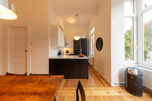 Charming 1-bedroom apartment in Laeken - Gallery - 3