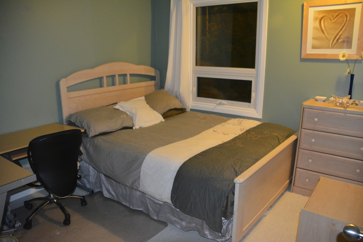  Private Bedroom(Single Bed)  -  Fun, Caring Family - Great homestay  - Gallery -  1