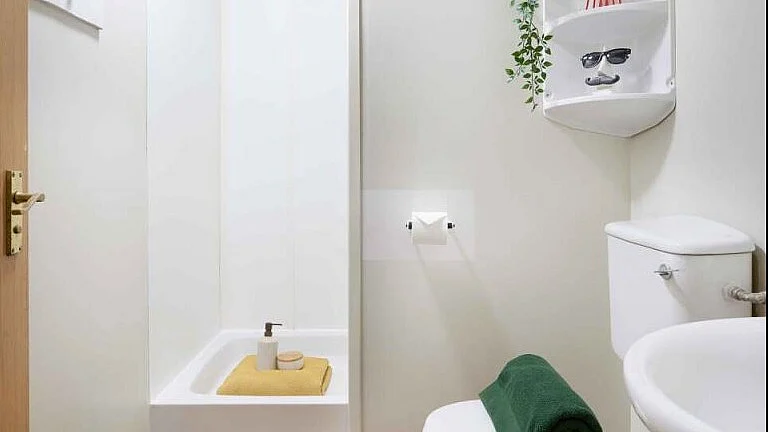 Bronze Non-Ensuite - Single Occupancy  -  Transom House  - Gallery -  2