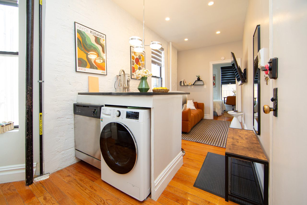  #1099: Columbus Circle - 1 Bedroom (Full)  -  #1099: Columbus Circle  - Gallery -  6