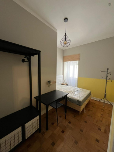 Great Double Bedroom Close To ISLA