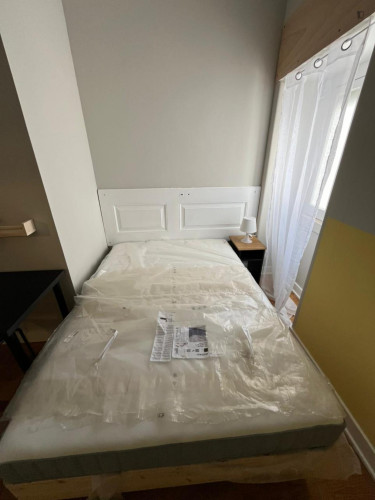 Great Double Bedroom Close To ISLA