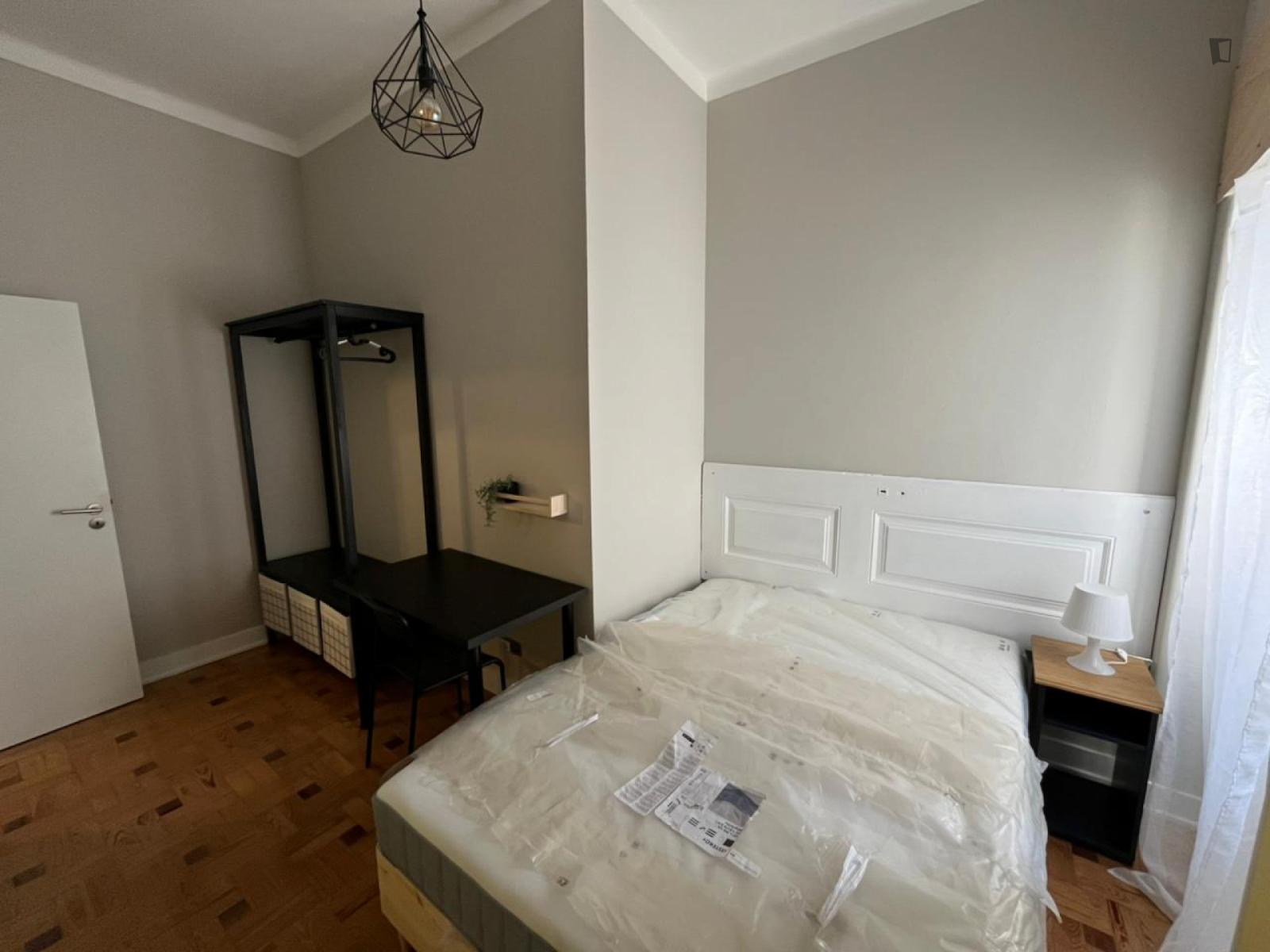 Great Double Bedroom Close To ISLA - 1