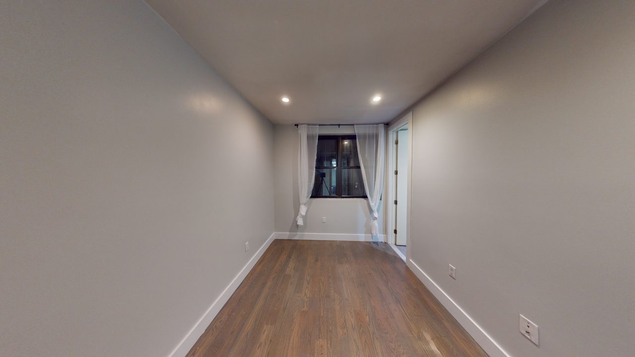 #1820: Flatbush - Full Bedroom B W/ Private Bathroom - #1820: Flatbush - Gallery - 9