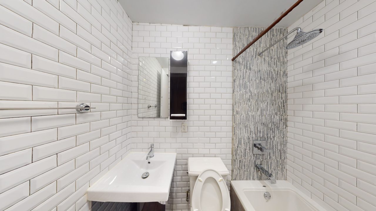 #1820: Flatbush - Full Bedroom B W/ Private Bathroom - #1820: Flatbush - Gallery - 7